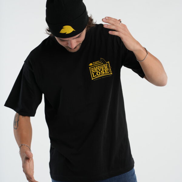 T-Shirt Nera “Warriors Never Lose”